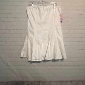 Wild Fable White Denim Skirt with Stud Details – Size XL 🤍✨